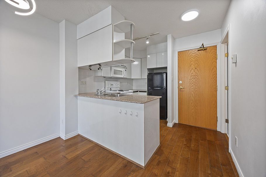 907 1189 Howe Street Vancouver, BC - 15