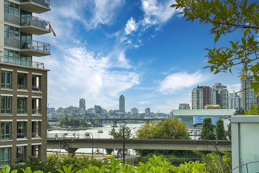 306 125 Milross Avenue Vancouver, BC - 2