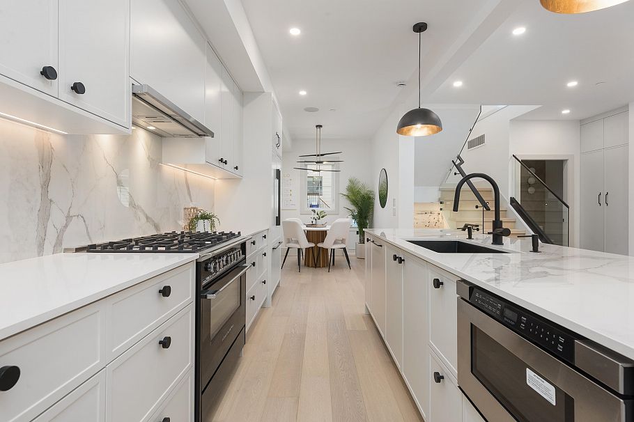 1 375 E 33rd Avenue Vancouver, BC - 8