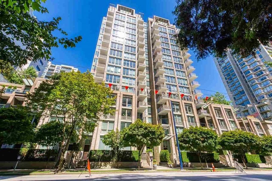 301 1055 Richards Street Vancouver, BC - 19