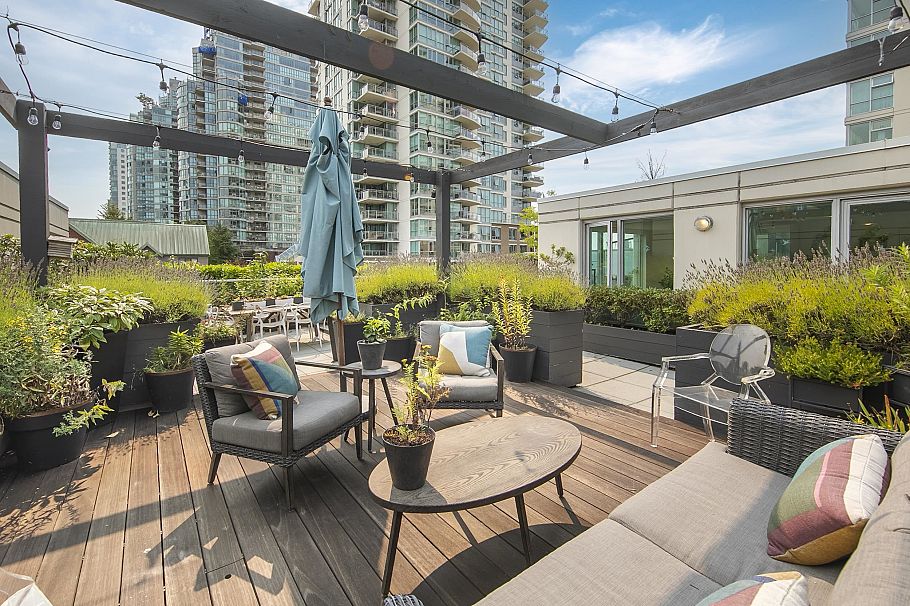 306 125 Milross Avenue Vancouver, BC - 3