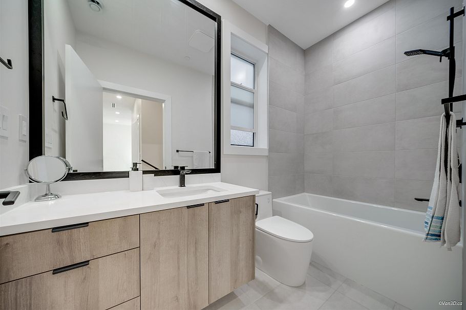 2558 William Street Vancouver, BC - 12