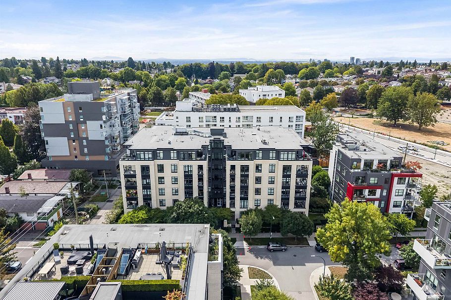 305 168 E 35th Avenue Vancouver, BC - 6