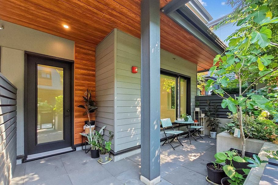 42 528 E 2nd Street North Vancouver, BC - 2