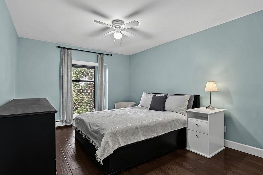 205 150 E 5th Street North Vancouver, BC - 14
