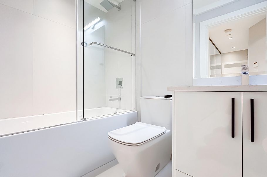 2373 W 7th Street Vancouver, BC - 29