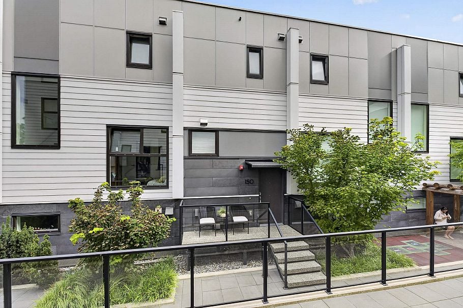 150 W Woodstock Avenue Vancouver, BC - 2