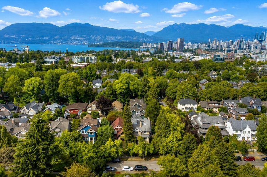 1903 W 14th Avenue Vancouver, BC - 4