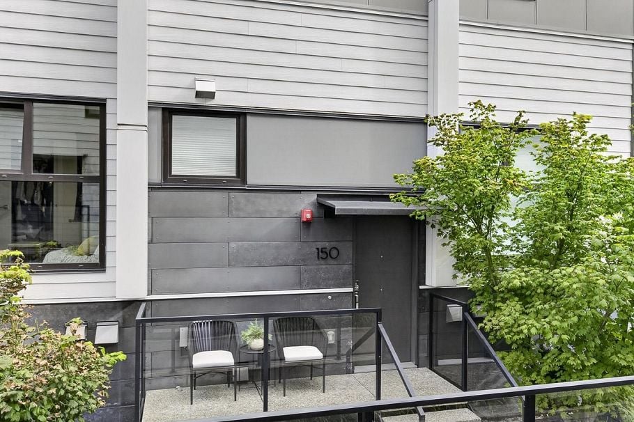 150 W Woodstock Avenue Vancouver, BC - 4