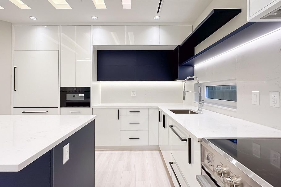 2373 W 7th Street Vancouver, BC - 6