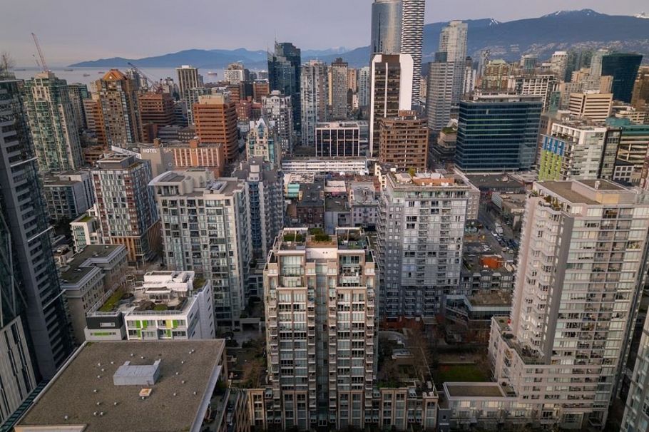 301 1055 Richards Street Vancouver, BC - 34