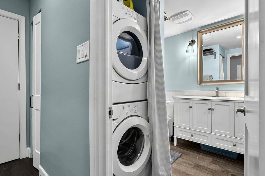 205 150 E 5th Street North Vancouver, BC - 18