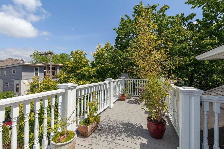 1859 Napier Street Vancouver, BC - 32