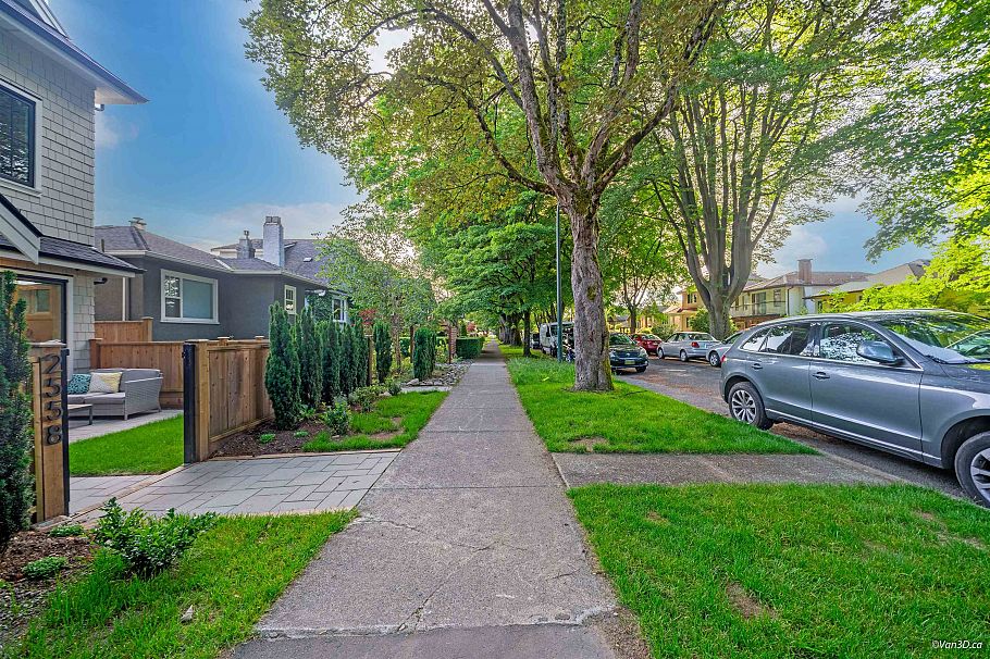 2558 William Street Vancouver, BC - 18