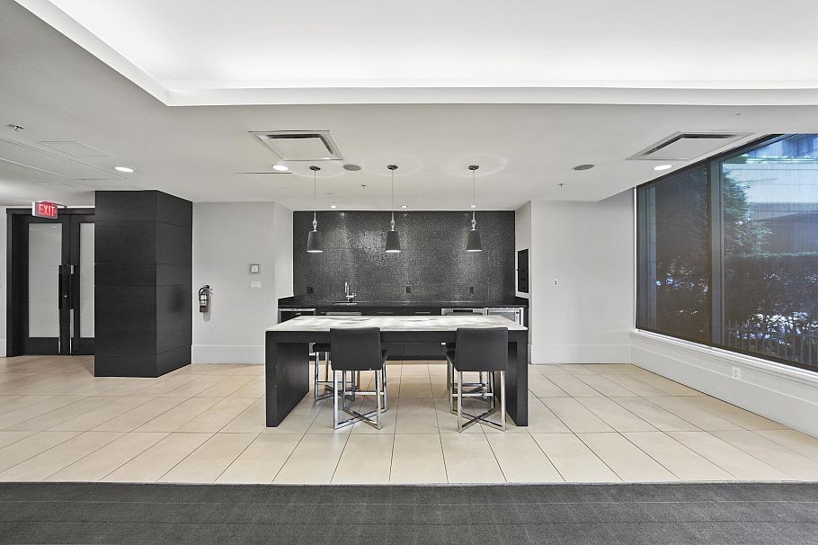 301 1055 Richards Street Vancouver, BC - 30