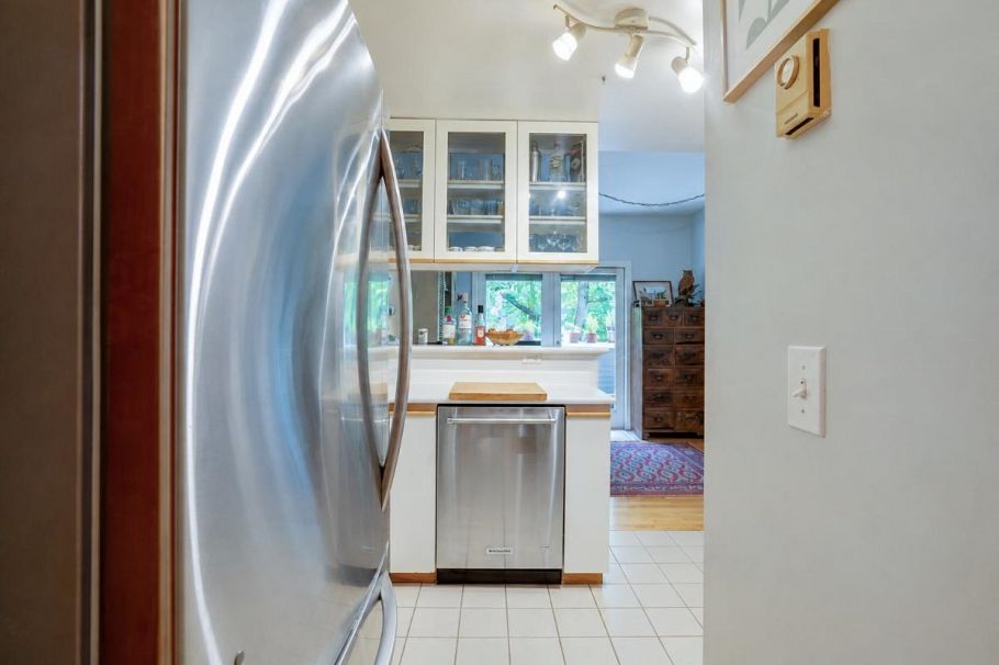 1903 W 14th Avenue Vancouver, BC - 20