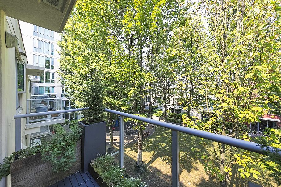 306 125 Milross Avenue Vancouver, BC - 30