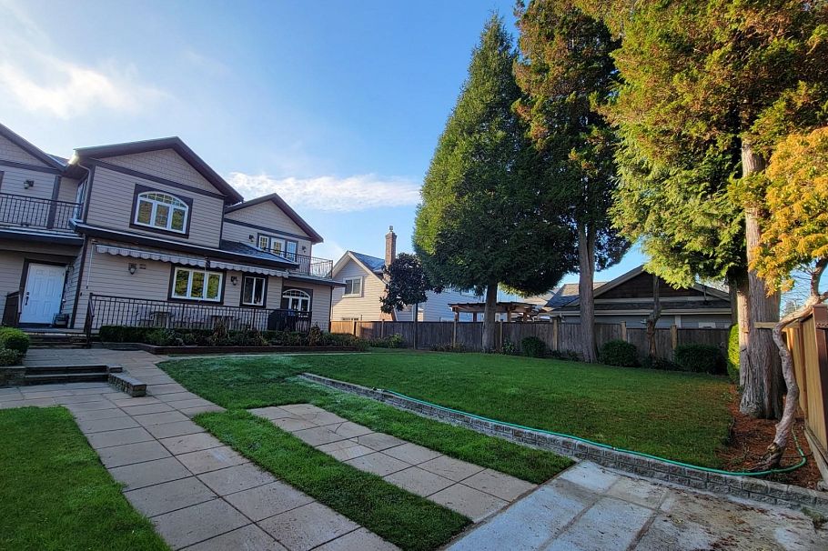 729 W 47th Avenue Vancouver, BC - 3
