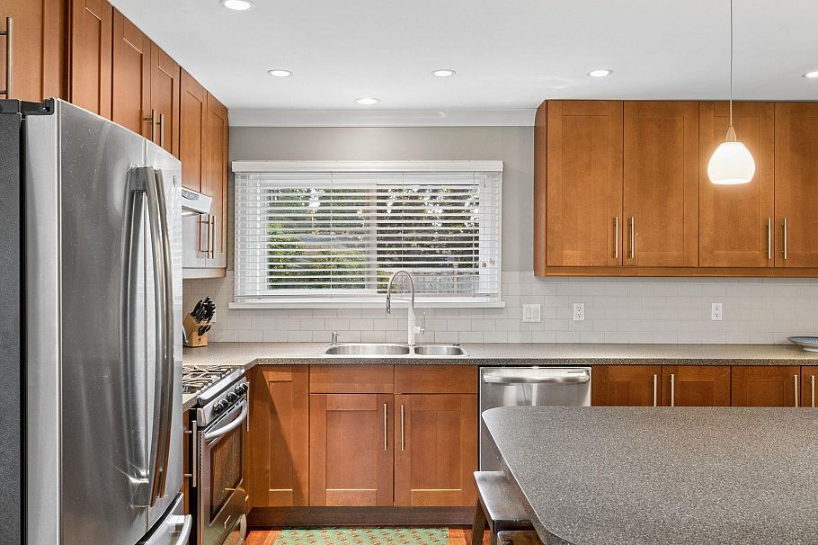 1283 Pinewood Crescent North Vancouver, BC - 15