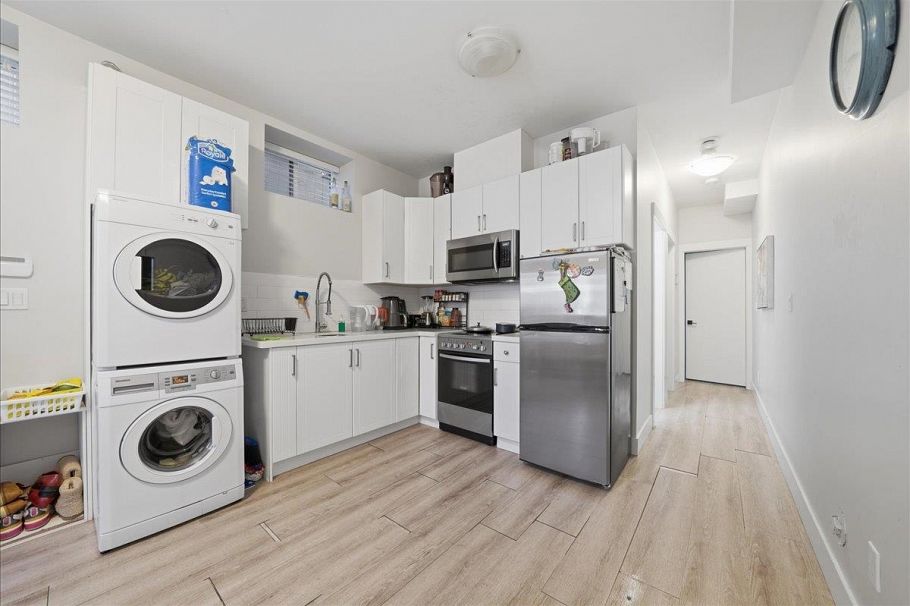 3123 E 7th Avenue Vancouver, BC - 32