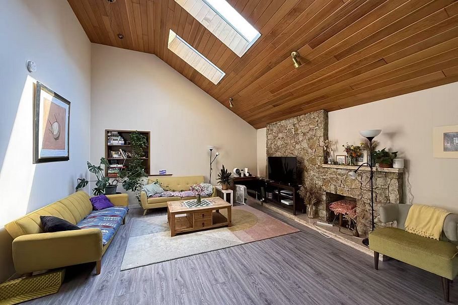 3848 W 38th Avenue Vancouver, BC - 4