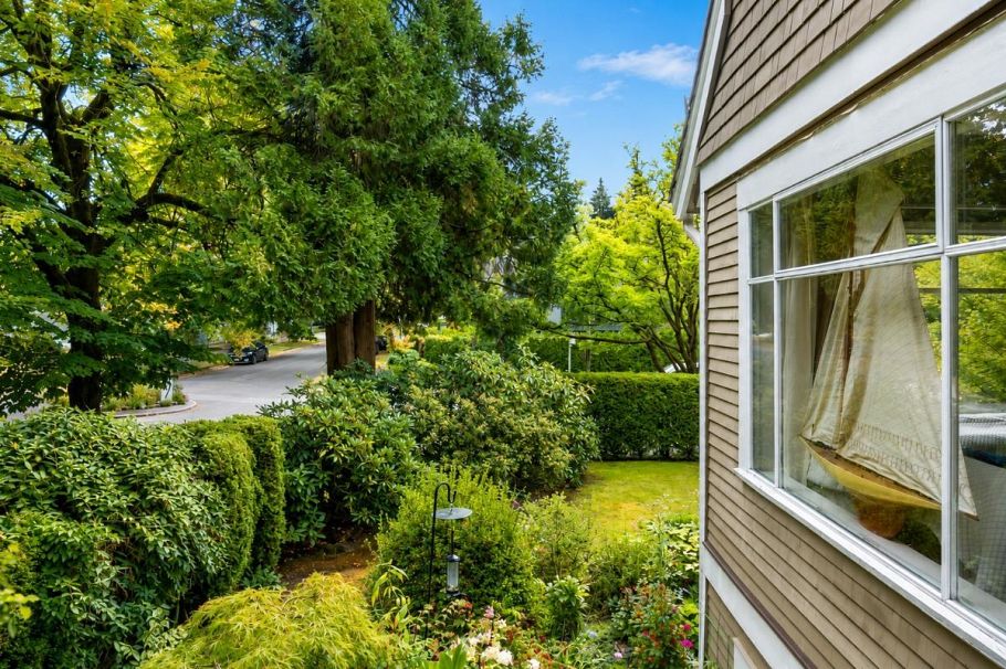 1903 W 14th Avenue Vancouver, BC - 30