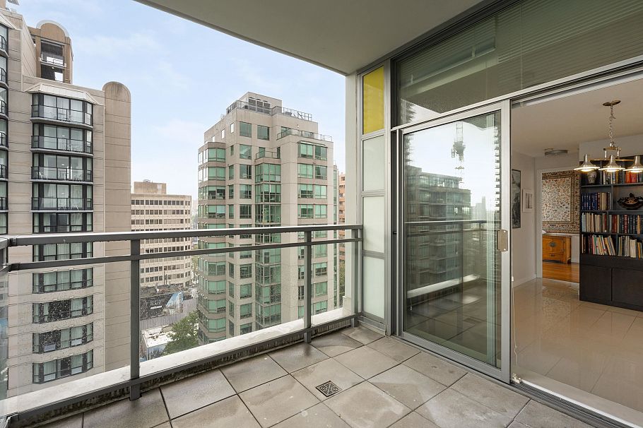 1404 1205 Howe Street Vancouver, BC - 25
