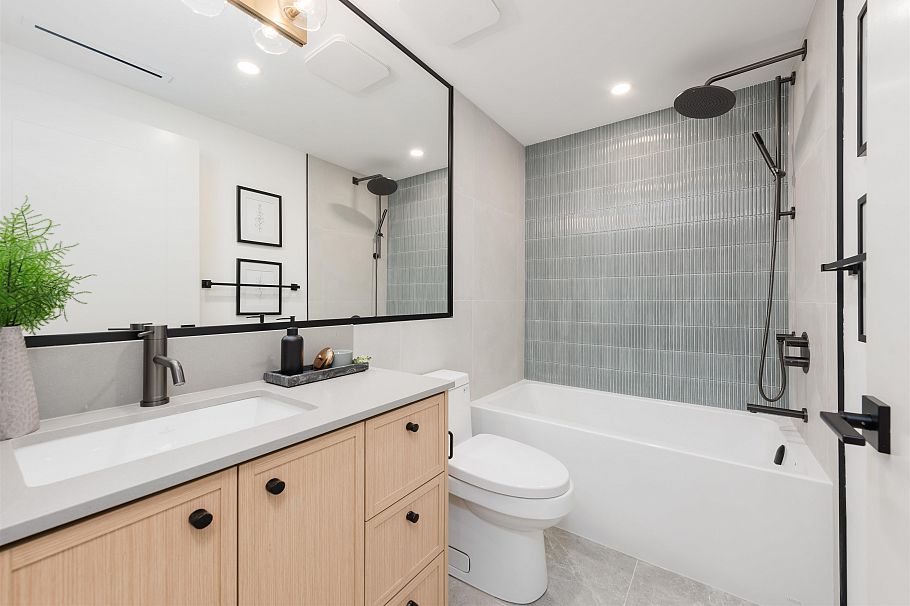 1 375 E 33rd Avenue Vancouver, BC - 22