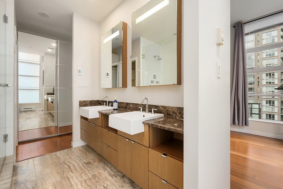 1404 1205 Howe Street Vancouver, BC - 16