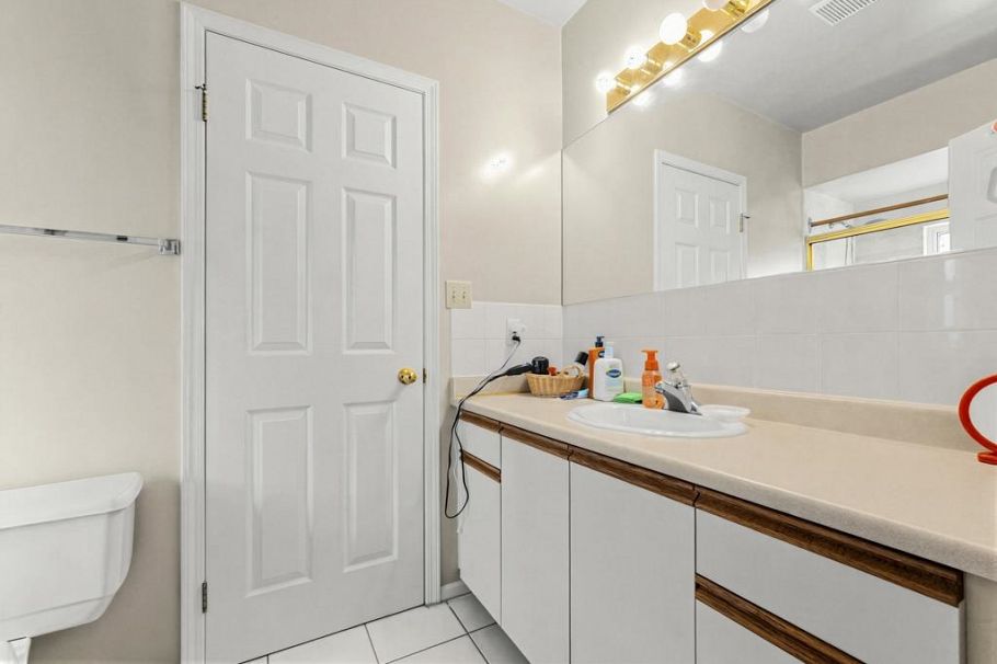 8080 Columbia Street Vancouver, BC - 28