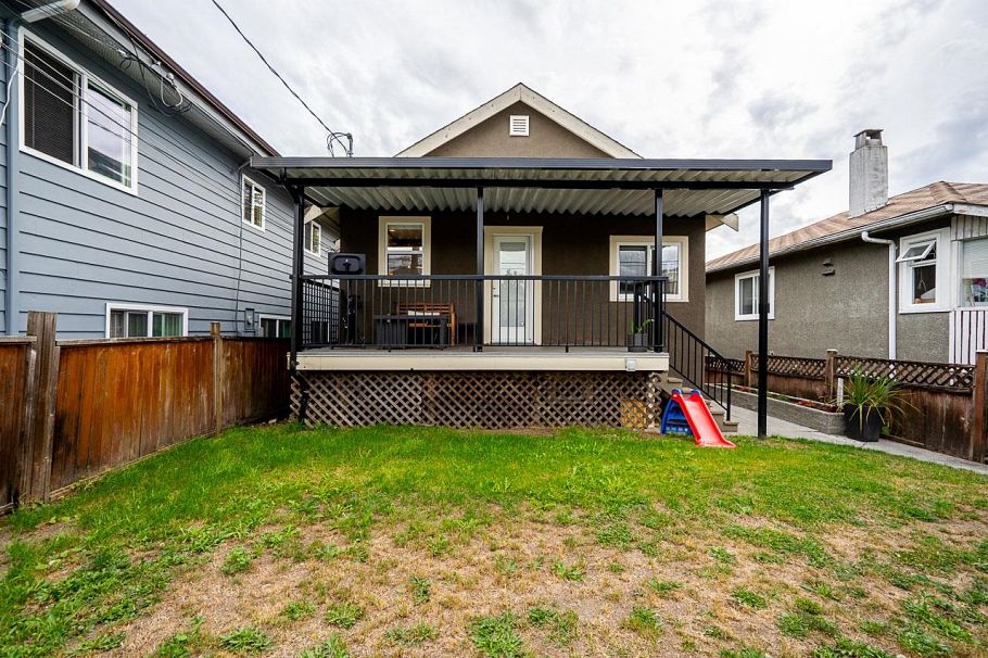 1617 E 36th Avenue Vancouver, BC - 30