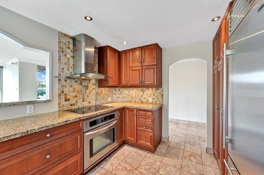 203 1675 Hornby Street Vancouver, BC - 14