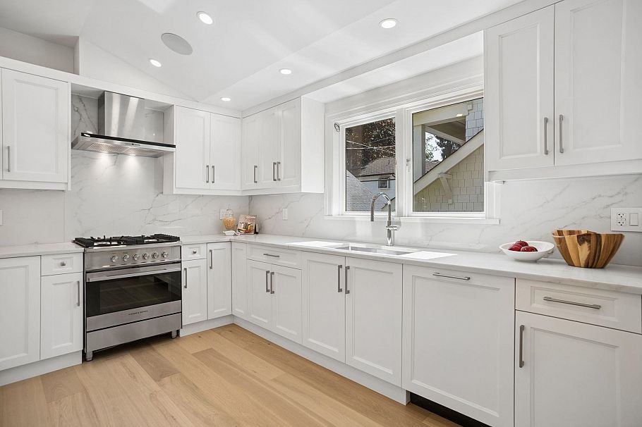 2012 W 15th Avenue Vancouver, BC - 26