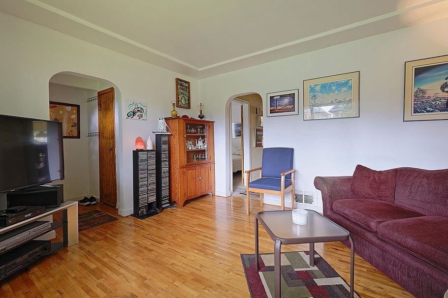 2546 Eton Street Vancouver, BC - 5