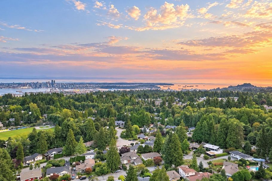 799 Donegal Place North Vancouver, BC - 38