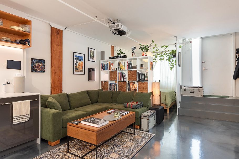 L2 2556 E Hastings Street Vancouver, BC - 5
