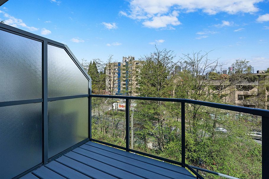 3 1355 W 4th Avenue Vancouver, BC - 5