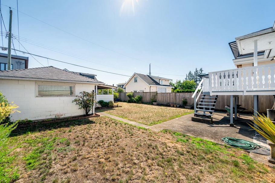 6758 Killarney Street Vancouver, BC - 25