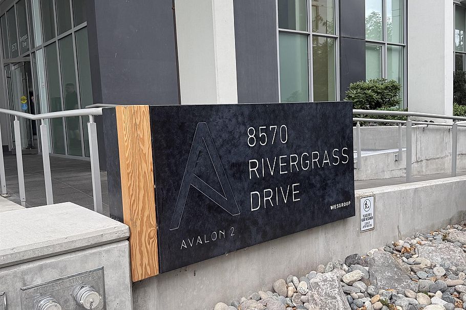 901 8570 Rivergrass Drive Vancouver, BC - 2