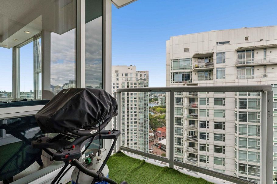 3202 193 Aquarius Mews Vancouver, BC - 27