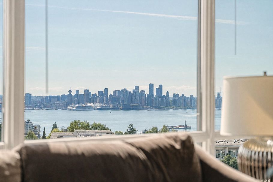 601 1320 Chesterfield Avenue North Vancouver, BC - 1