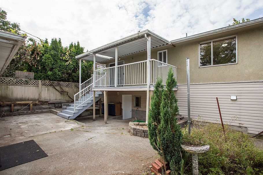 2536 E 29th Avenue Vancouver, BC - 25