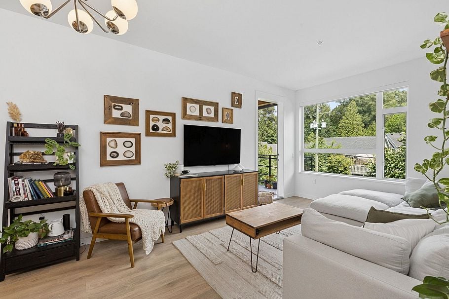 209 715 W 15th Street North Vancouver, BC - 5