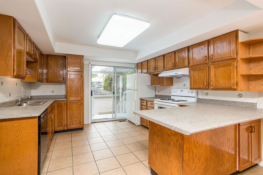 2536 E 29th Avenue Vancouver, BC - 10