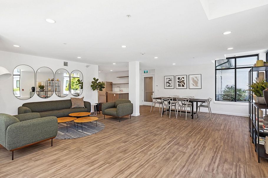 209 715 W 15th Street North Vancouver, BC - 31