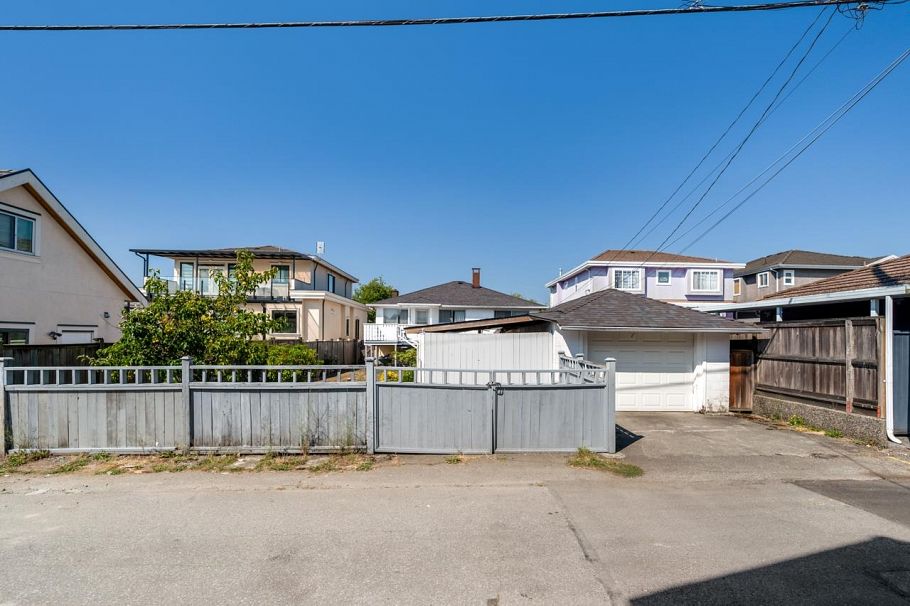 6758 Killarney Street Vancouver, BC - 29