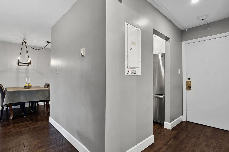 205 150 E 5th Street North Vancouver, BC - 13