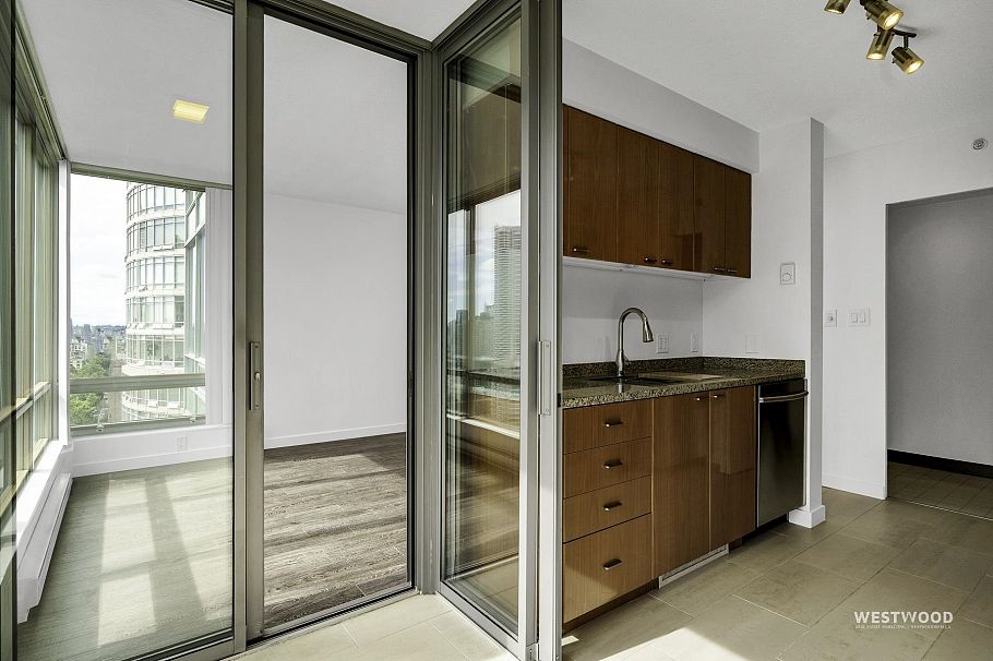 2606 1200 W Georgia Street Vancouver, BC - 8