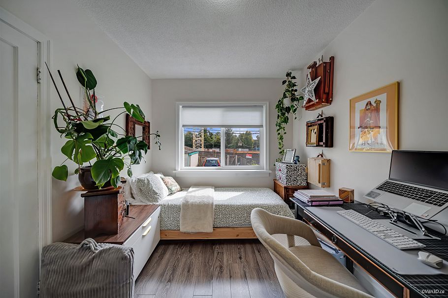 1978 E 8th Avenue Vancouver, BC - 17