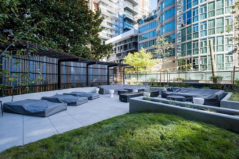 902 889 Pacific Street Vancouver, BC - 40